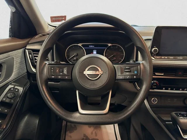 Used 2023 Gray Nissan SV image 13