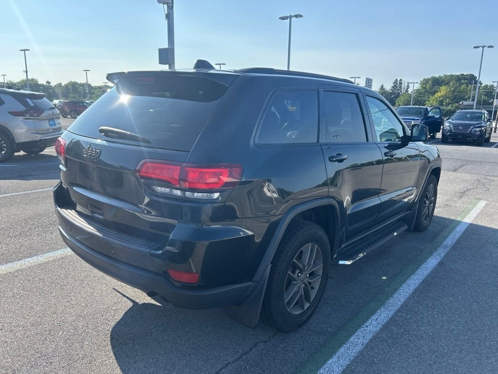 Used 2016 Black Jeep Laredo image 5