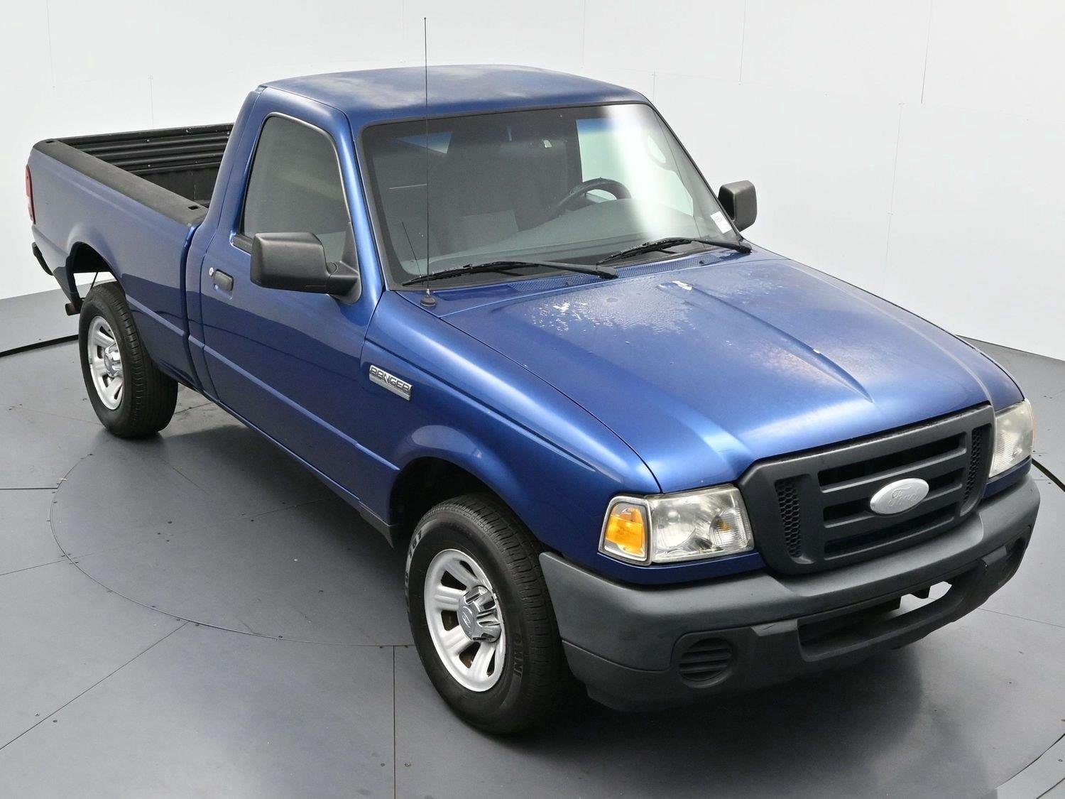 Used 2008  Ford XL image 25