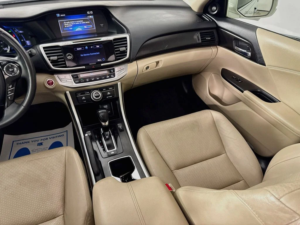 Used 2015 White Honda Touring image 29