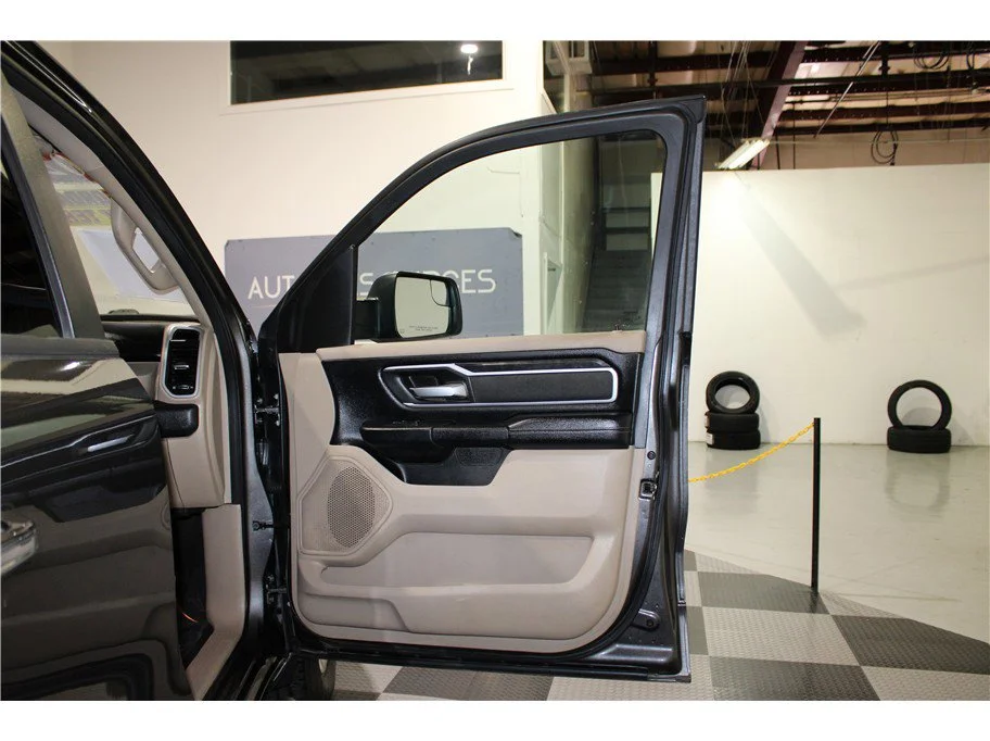 Used 2020 Granite Crystal Metallic Clearcoat Ram Big Horn image 22