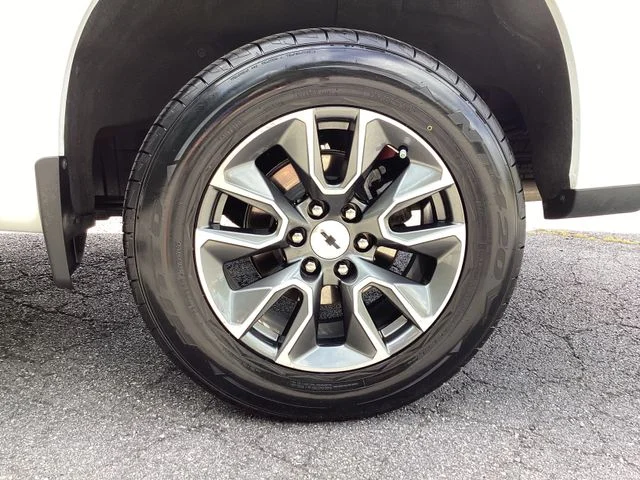 Used 2023 Summit White Chevrolet RST image 21