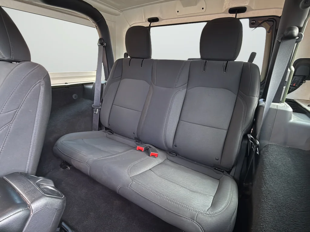 Used 2021 Green Jeep Sport S image 26