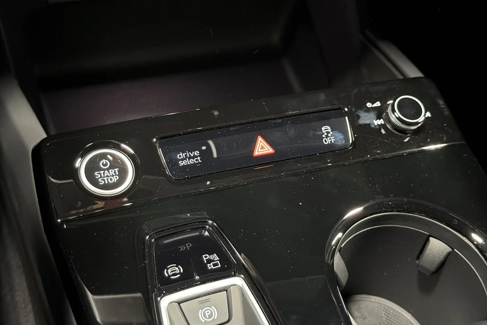 New 2027 Manhattan Gray Metallic Audi Premium quattro image 20