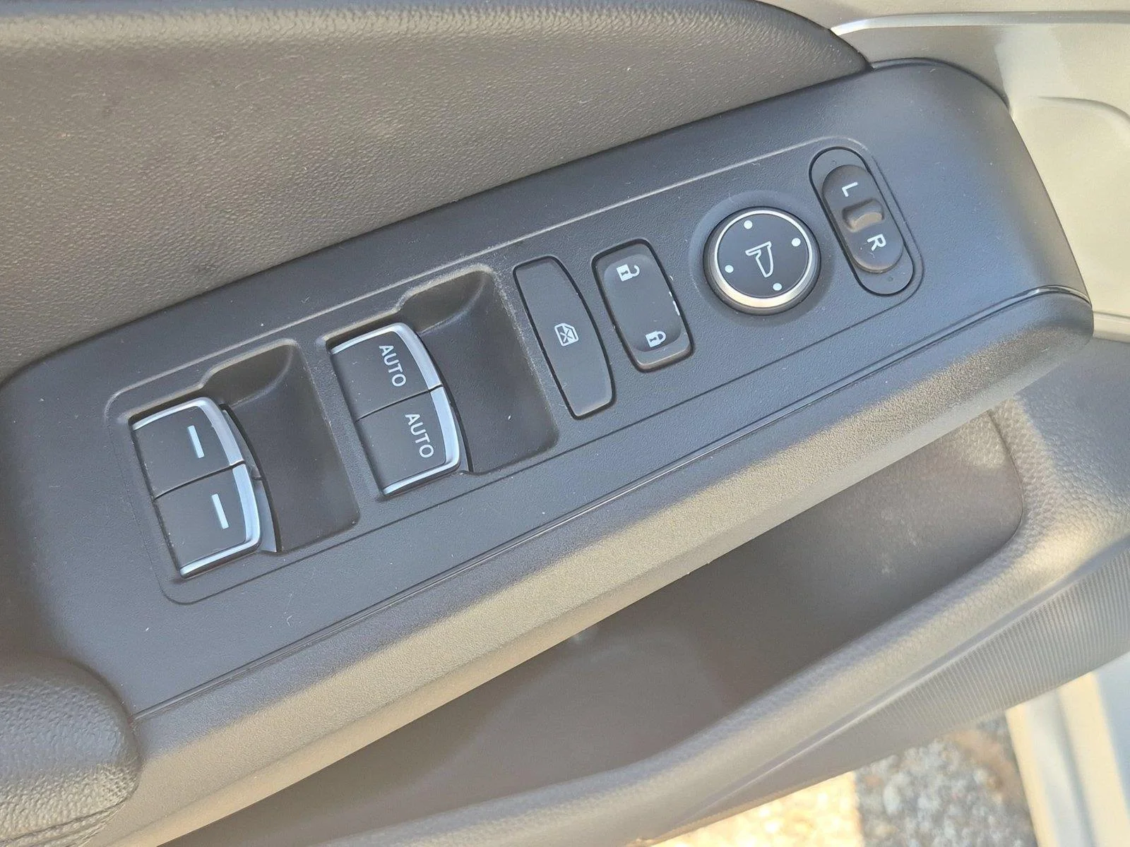 Used 2024 Platinum White Pearl Acura  image 15