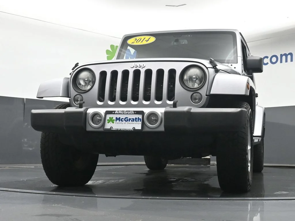 Used 2014 Gray Jeep Unlimited Sahara image 7