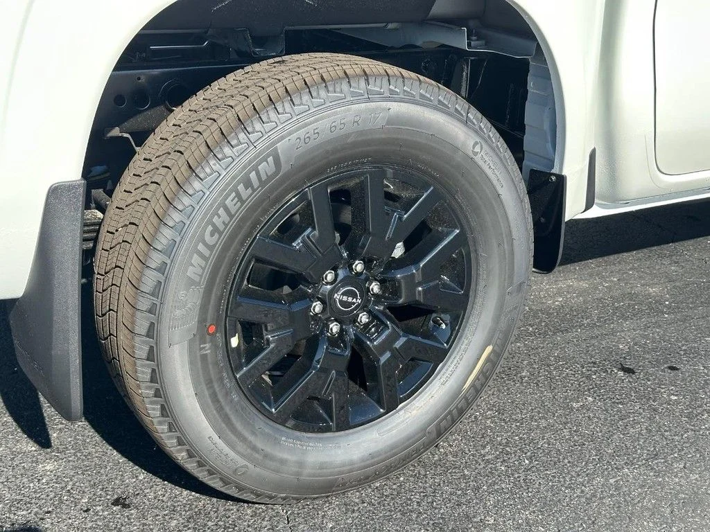 New 2026 Glacier White Nissan Crew Cab SV image 4