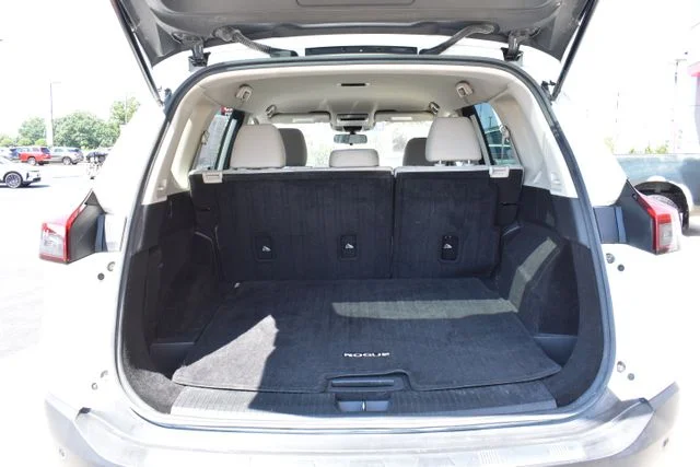 Used 2021 White Nissan SV image 14