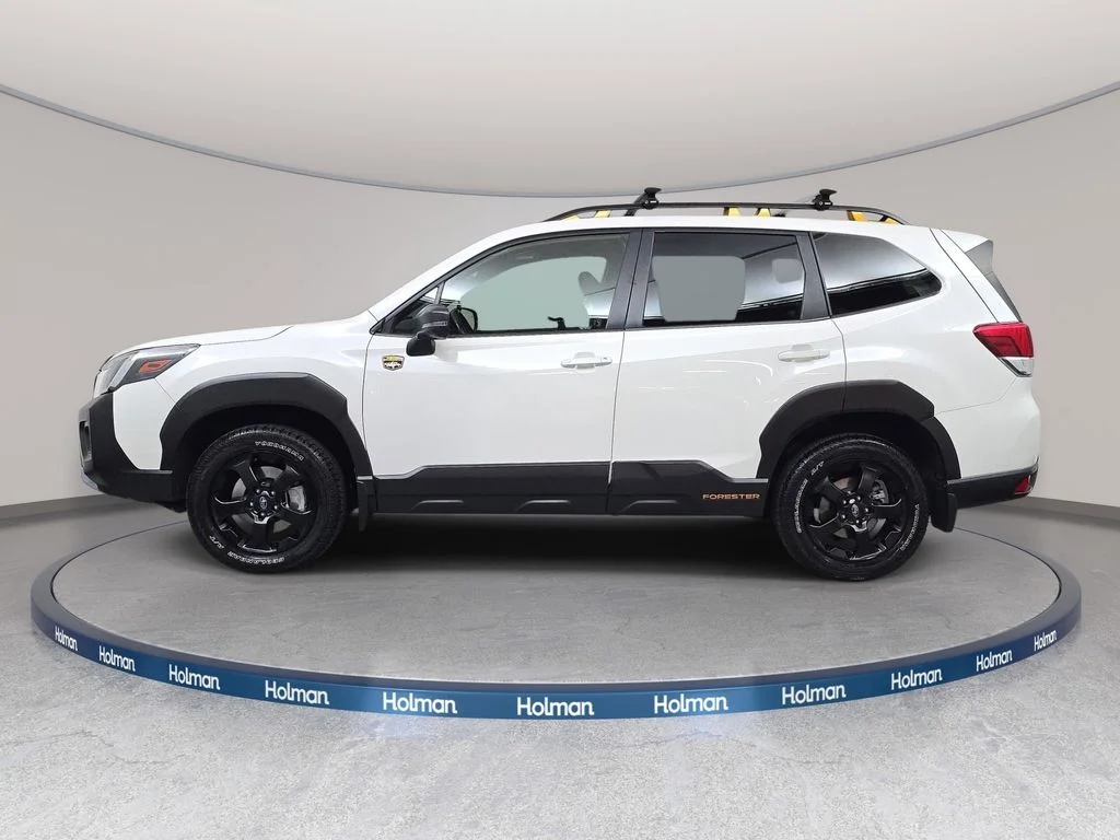 Used 2022 White Subaru Wilderness image 9