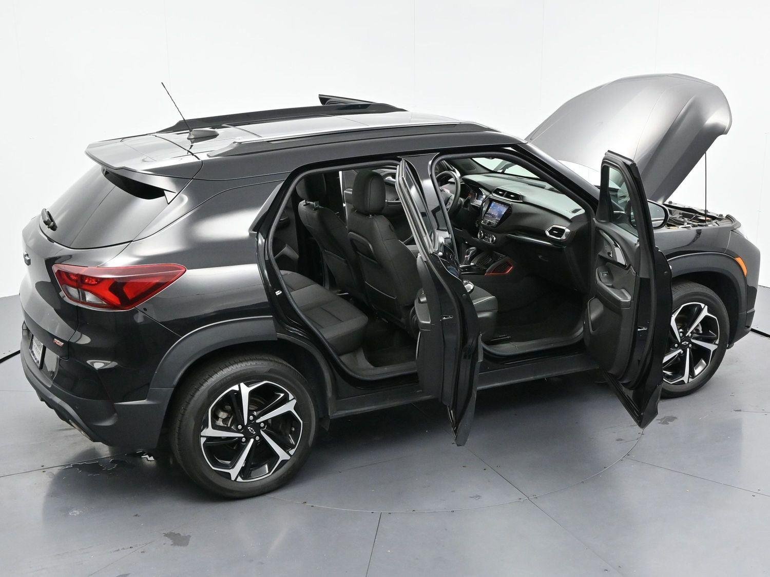 Used 2022 Mosaic Black Metallic Chevrolet RS image 39