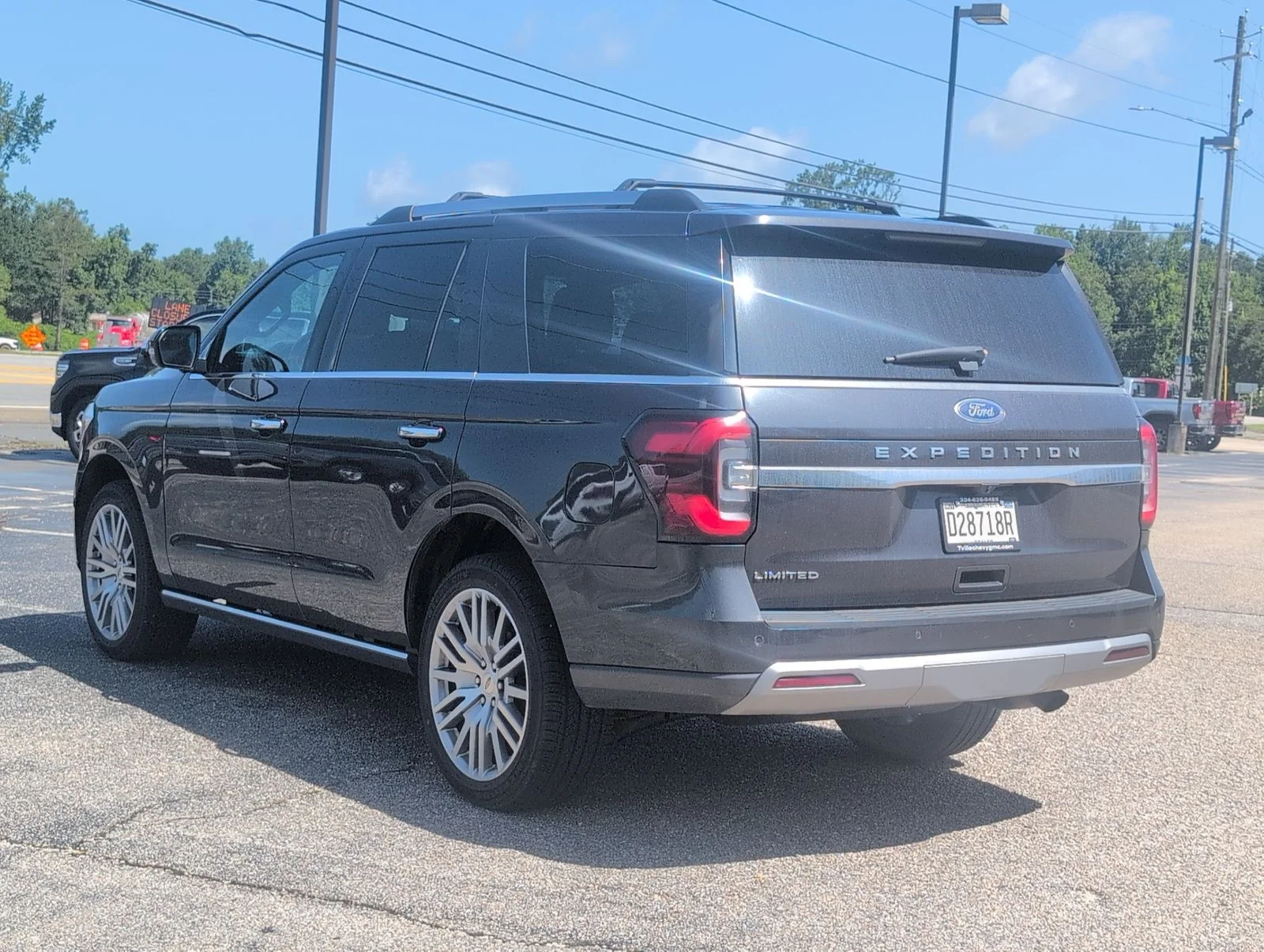 Used 2024 Gray Ford Limited image 3