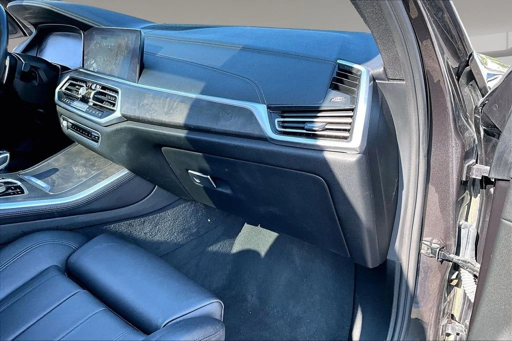 Used 2022 Gray BMW sDrive40i image 16