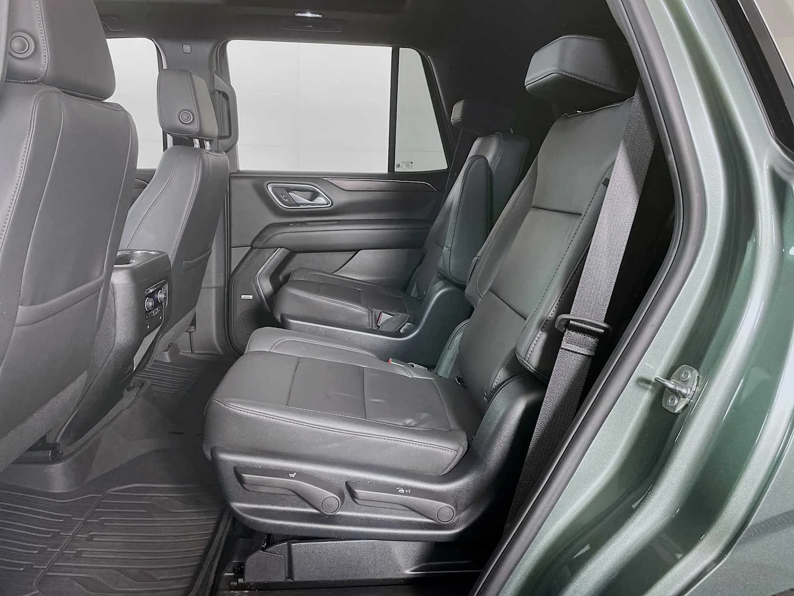 Used 2023 Silver Sage Metallic Chevrolet LT image 24