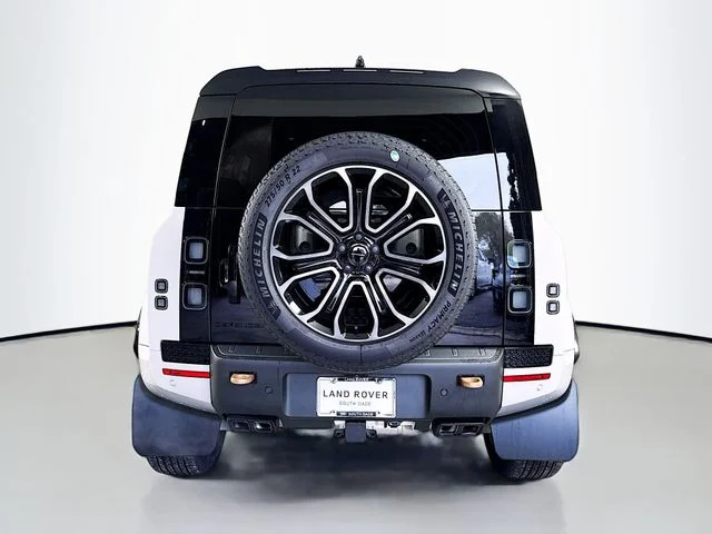 New 2026 Borasco Grey Land Rover  OCTA image 6
