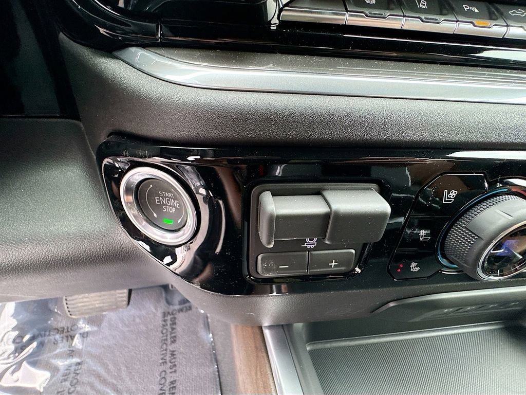 2026 Chevrolet Silverado 3500 HD High Country - Photo 40