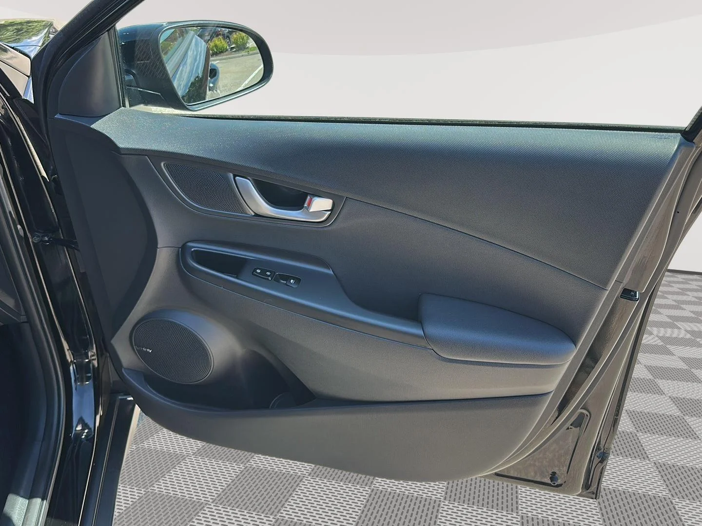 Used 2020 Ultra Black Hyundai Limited image 21