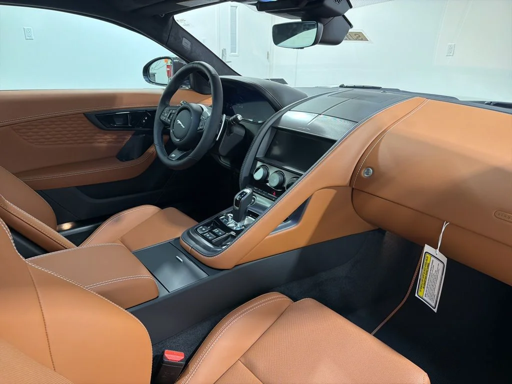 2024 Jaguar F-Type R75 - Photo 22