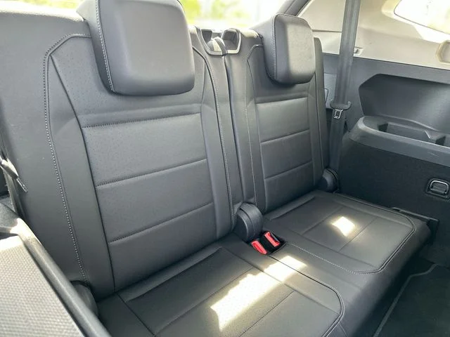 Used 2019 Black Volkswagen 2.0T SE image 25