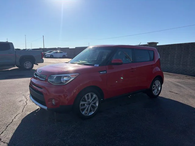Used 2017 Inferno Red Kia + image 3