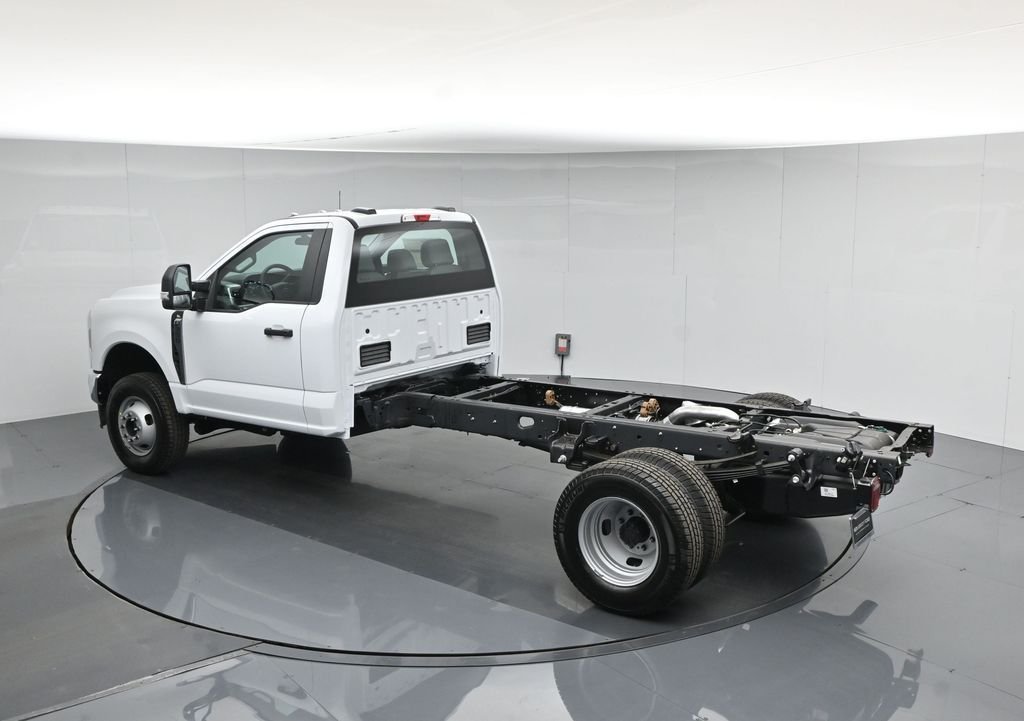New 2026 Oxford White Ford XL image 36