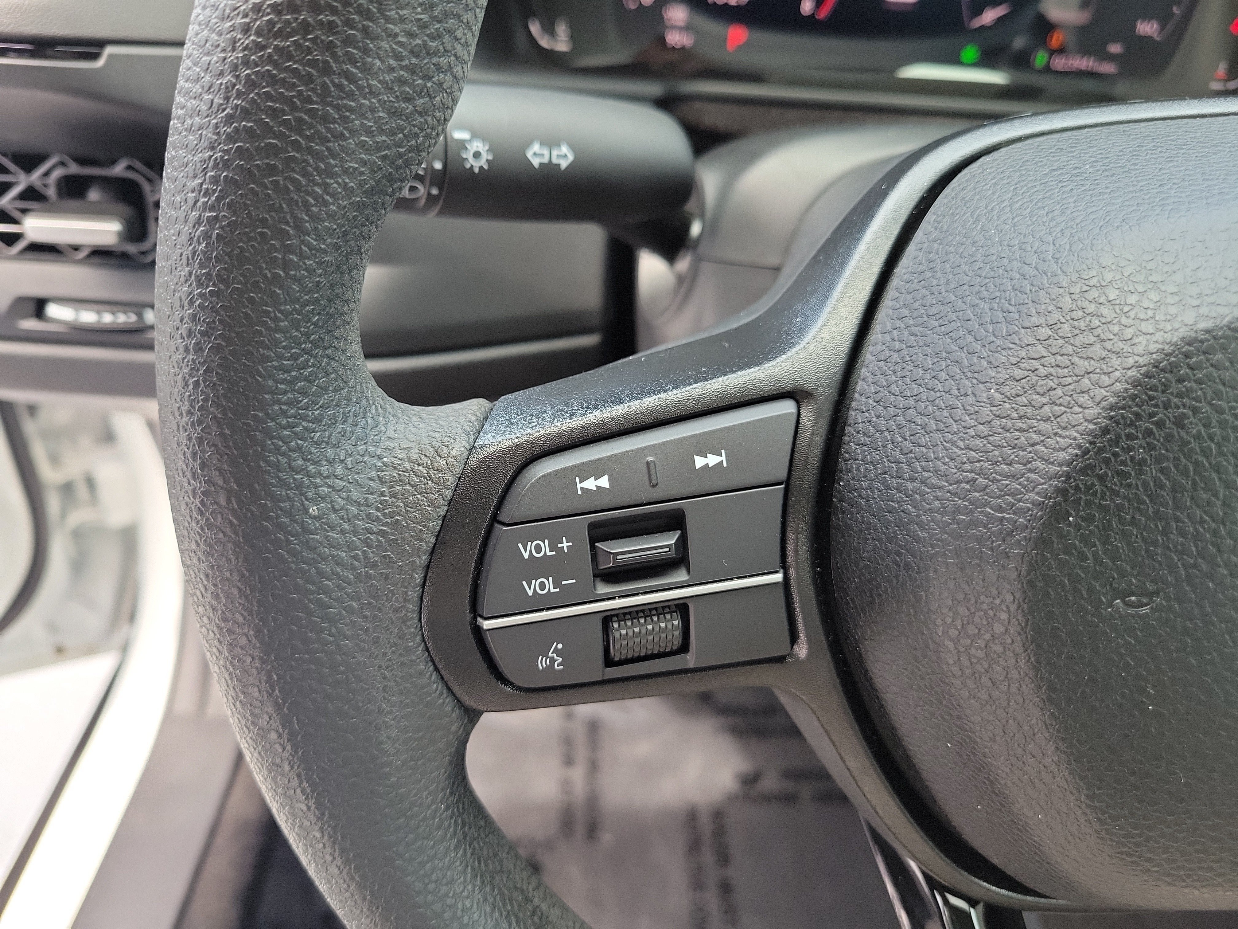 Used 2024 White Honda EX image 25