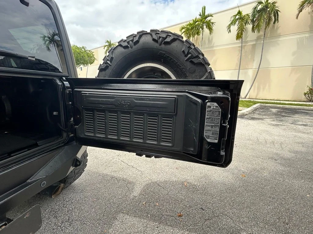 Used 2018 Black Jeep Unlimited Sahara image 43
