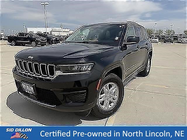 Used 2023 Diamond Black Crystal Pearlcoat Jeep Laredo image 1