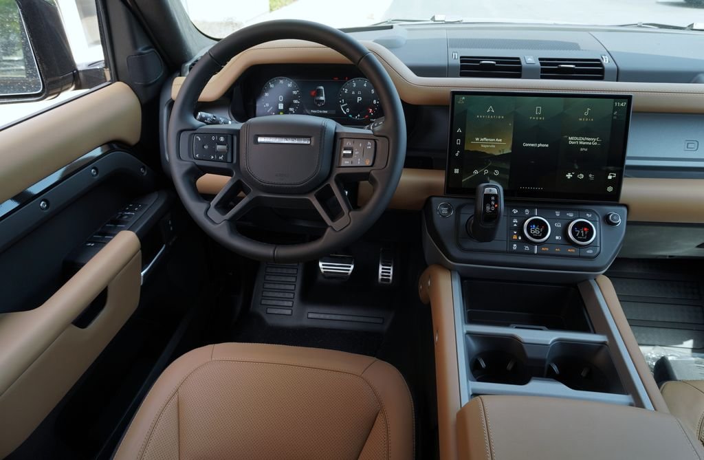 New 2026 Santorini Black Land Rover X image 17