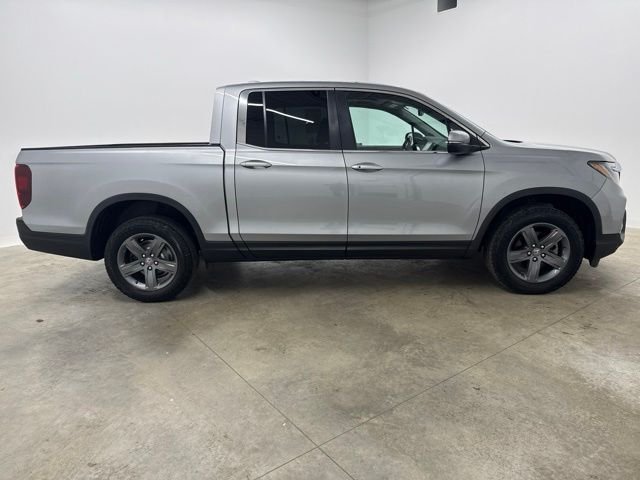 Certified Used 2023 Lunar Silver Metallic Honda RTL image 4