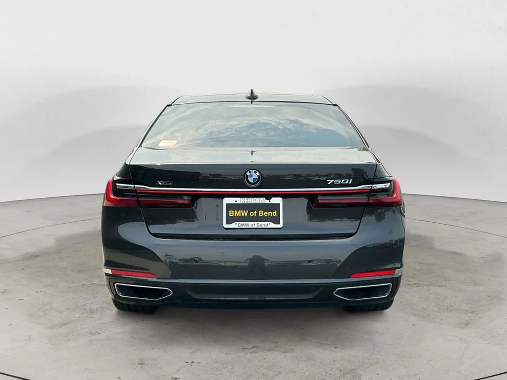 2022 BMW 7 Series 750i - Photo 6