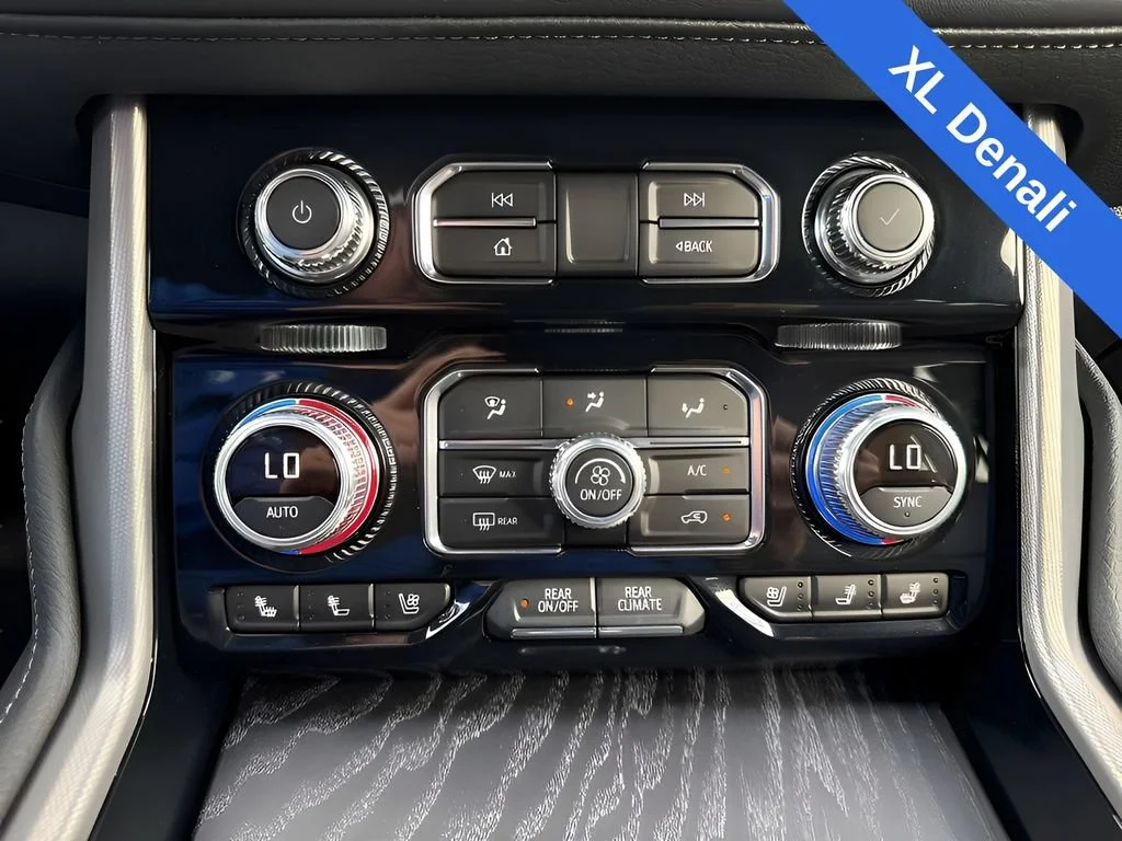 Used 2024 Onyx Black GMC Denali image 20