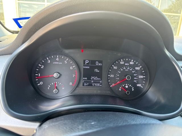 Used 2018 White Kia S image 1