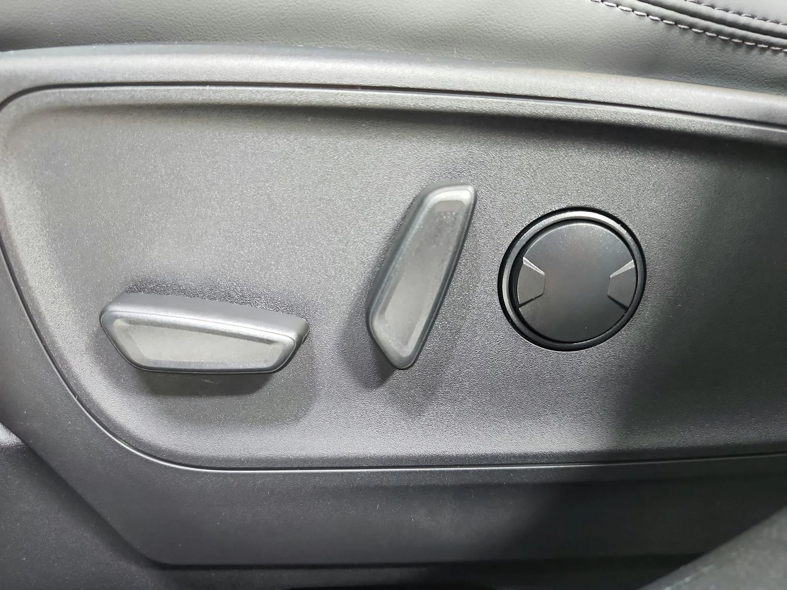 New 2026 Gray Ford Badlands image 21