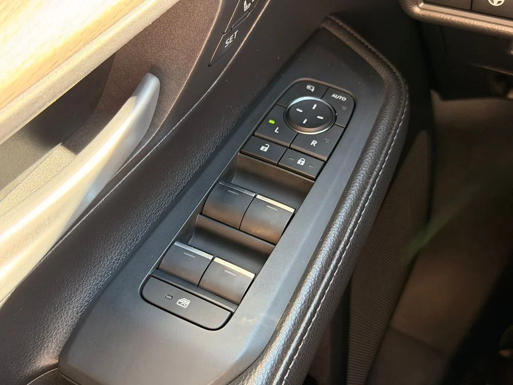Used 2024 Black Toyota Platinum image 28
