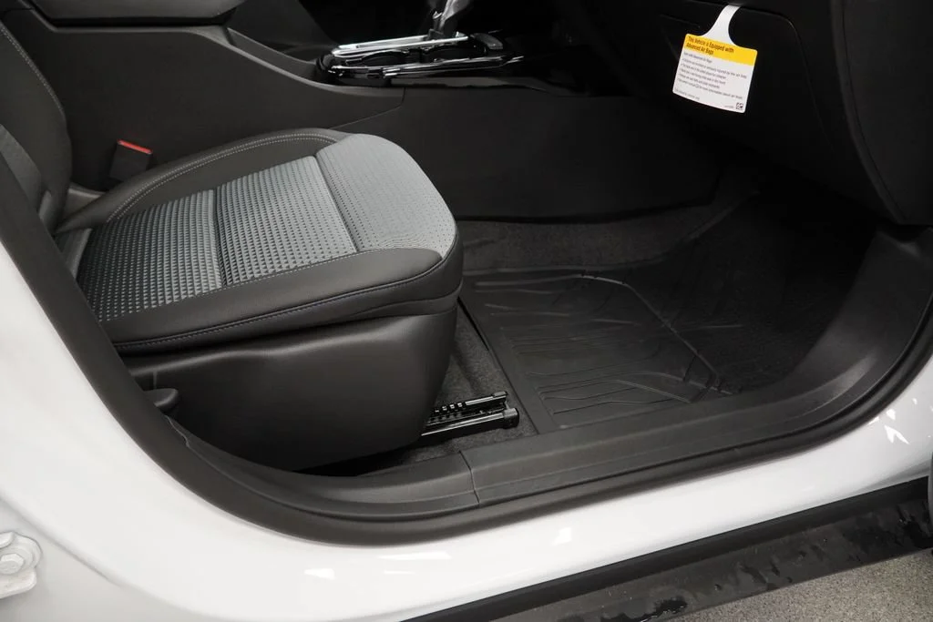New 2026 Summit White Chevrolet LT image 29