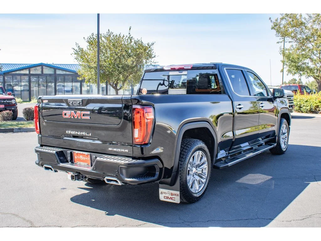 Used 2024 Onyx Black GMC Denali image 8