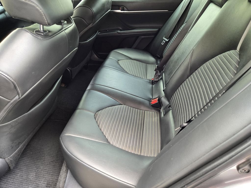 2018 Toyota Camry SE - Photo 19