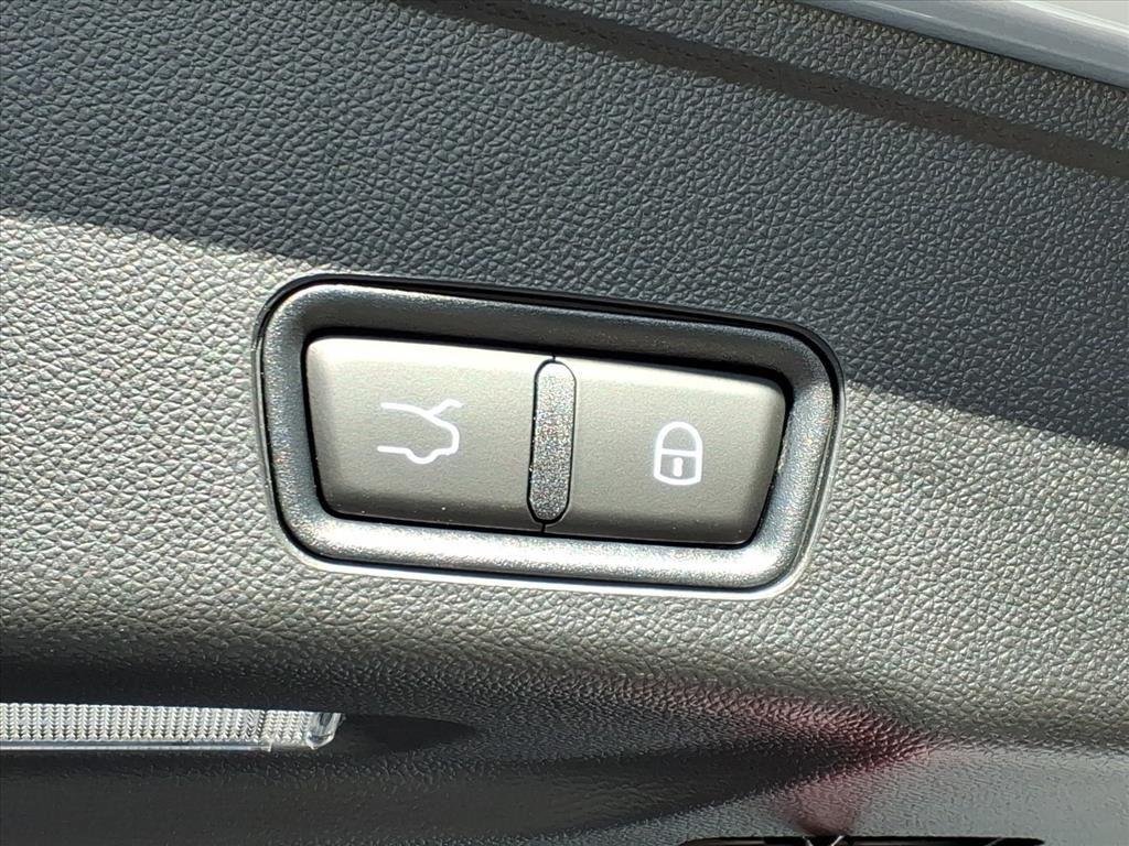 2026 Maserati Grecale Modena V6 - Photo 21