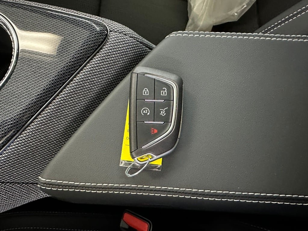 2027 Cadillac OPTIQ Premium Sport - Photo 17