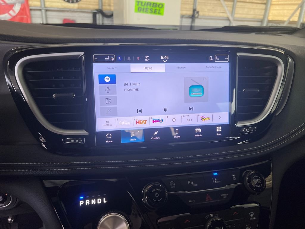 2026 Chrysler Pacifica Select - Photo 21