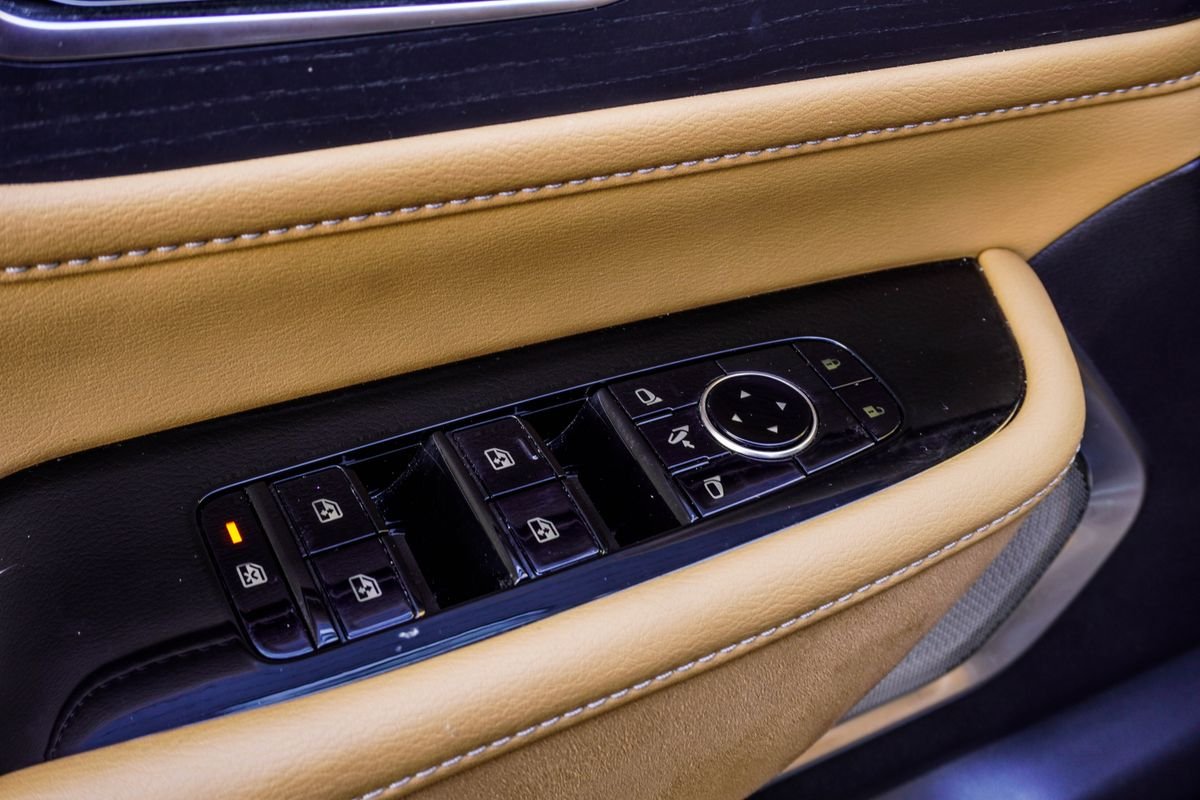 Used 2025 Black INFINITI SENSORY image 33