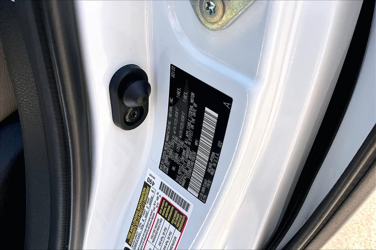 Used 2022 Wind Chill Pearl Toyota XLE image 35