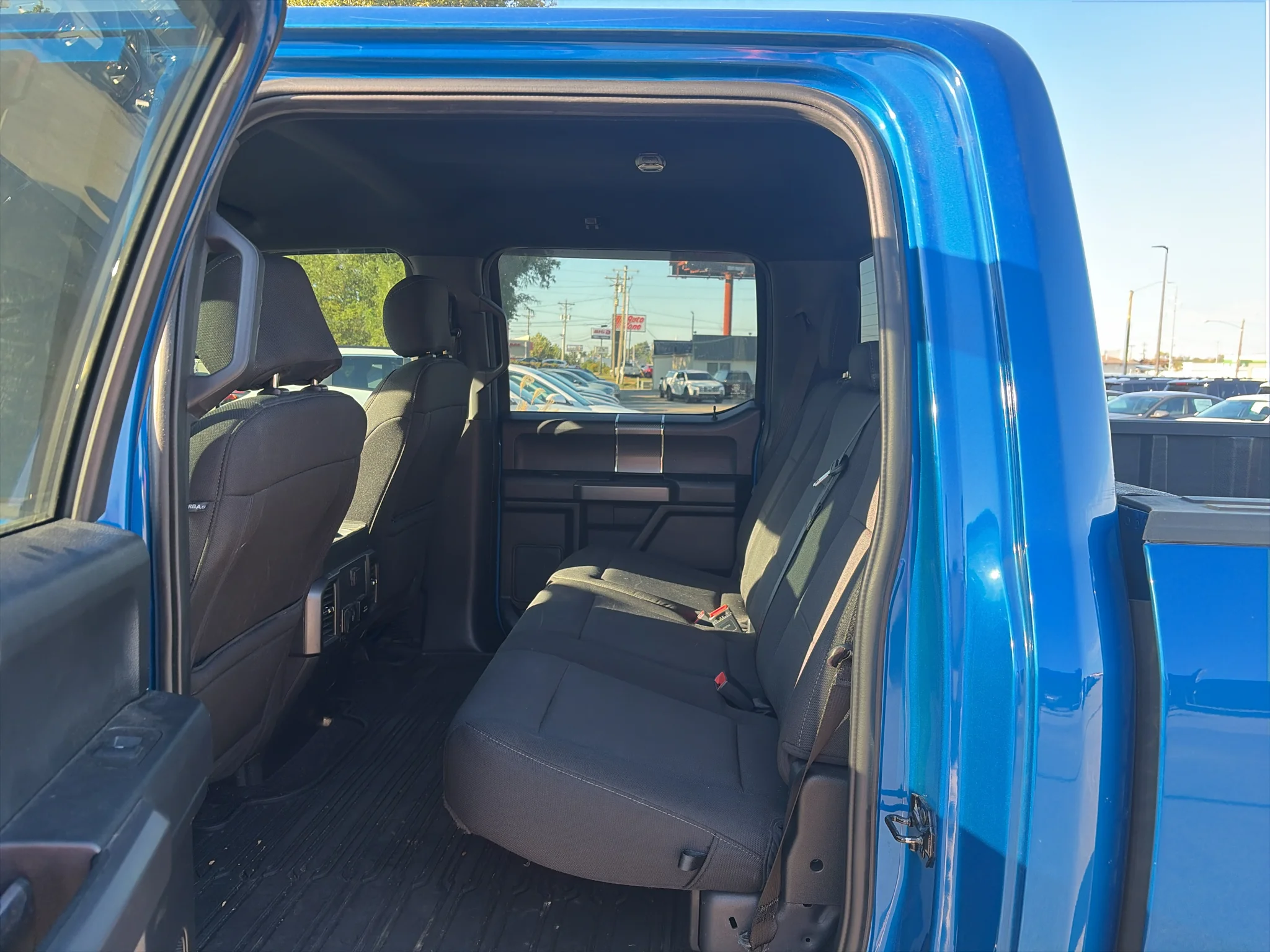 Used 2020 Velocity Blue Metallic Ford XLT image 11