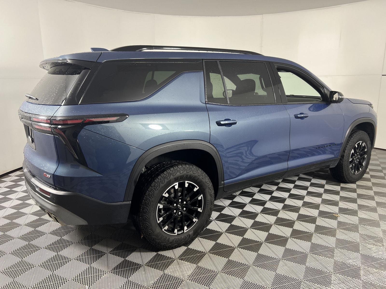 Used 2025 Lakeshore Blue Chevrolet Z71 image 11