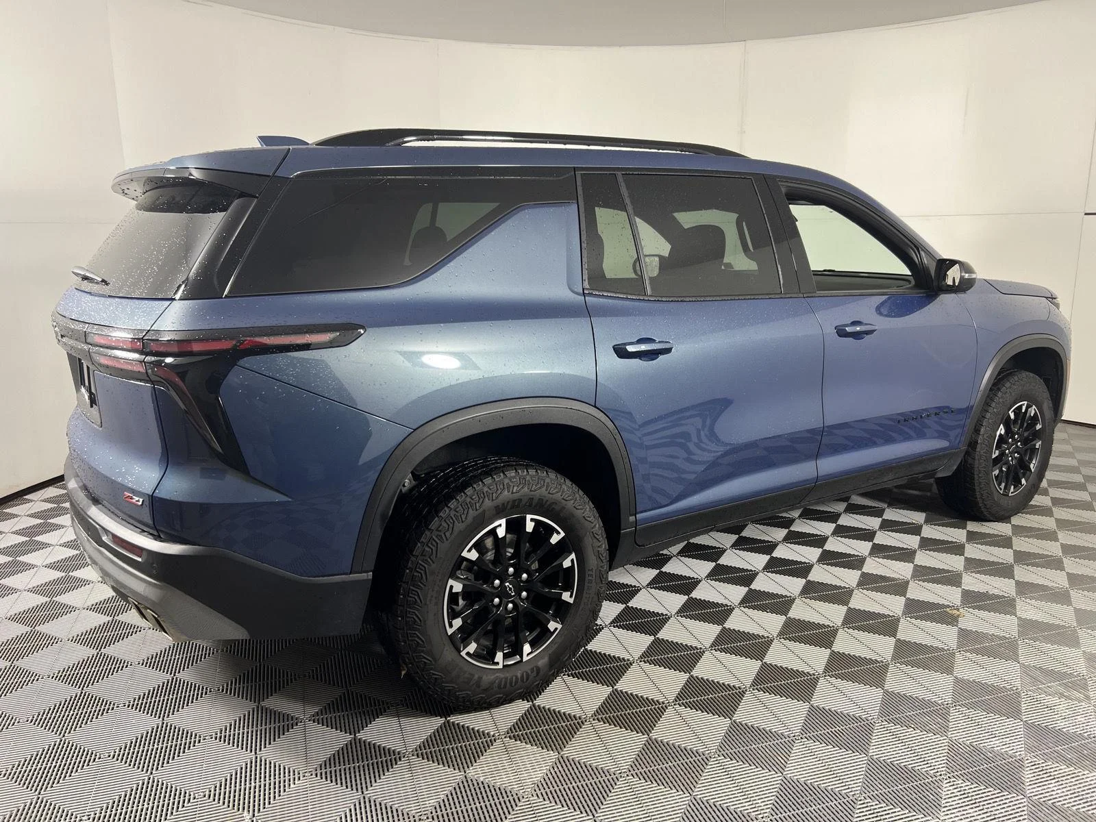 Used 2025 Lakeshore Blue Chevrolet Z71 image 11