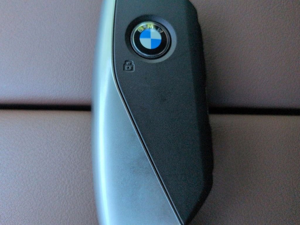 New 2026 Mineral White Metallic BMW xDrive40i image 30