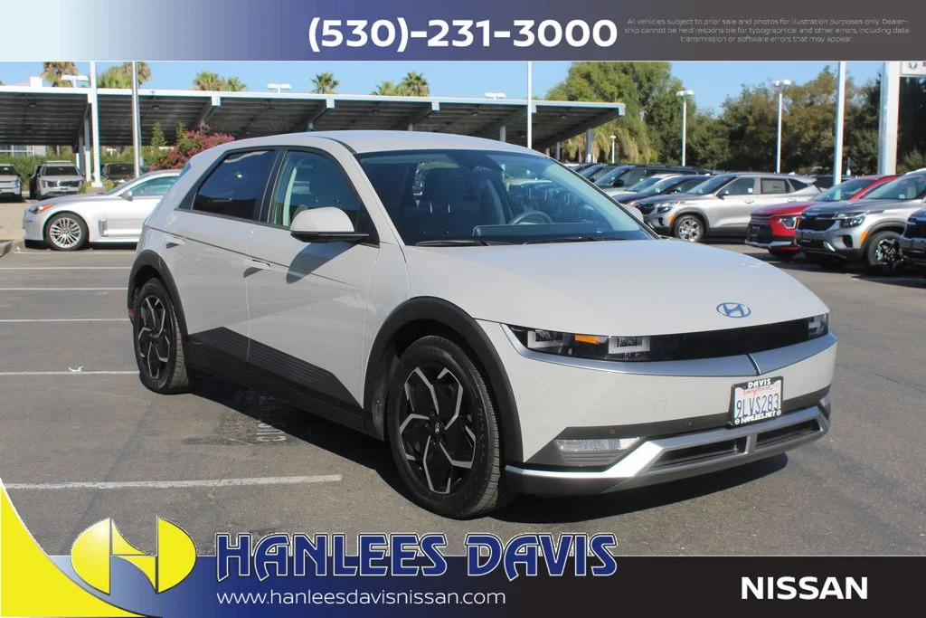 Used 2024 Gray Hyundai SEL image 5