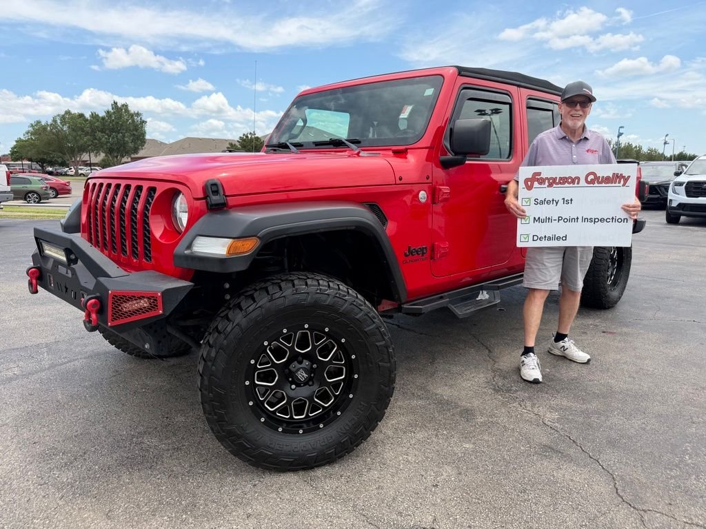2020 Jeep Gladiator Sport S's photo