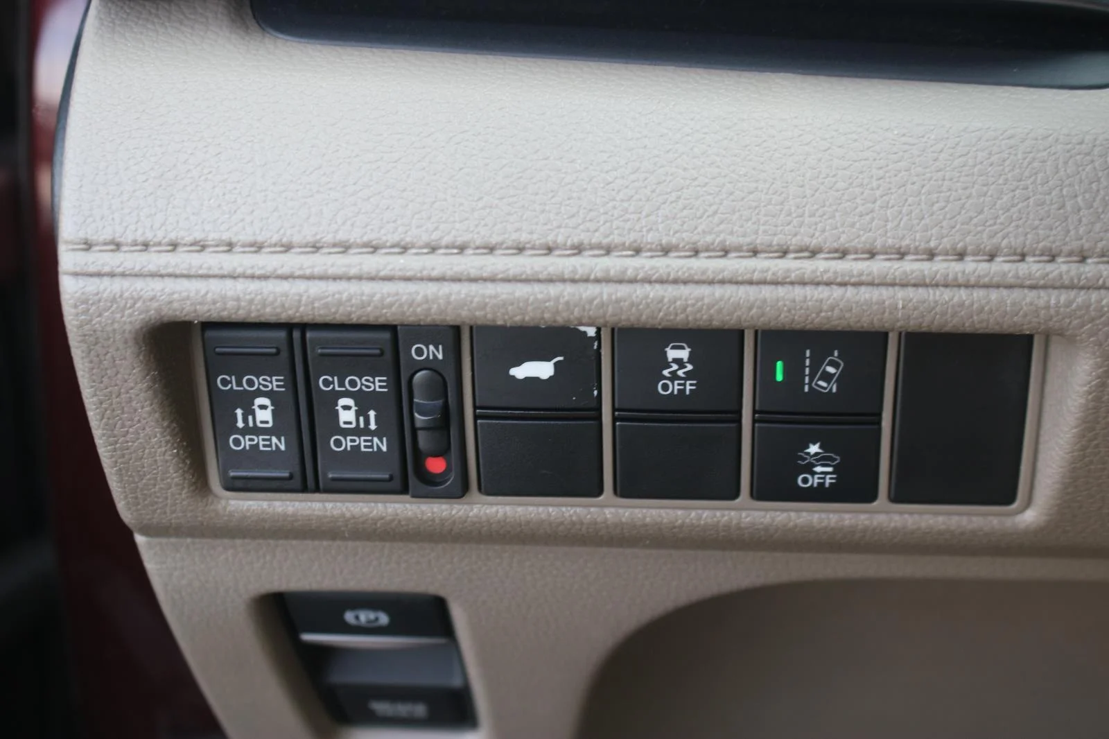 Used 2020 Burg Honda EX-L image 29