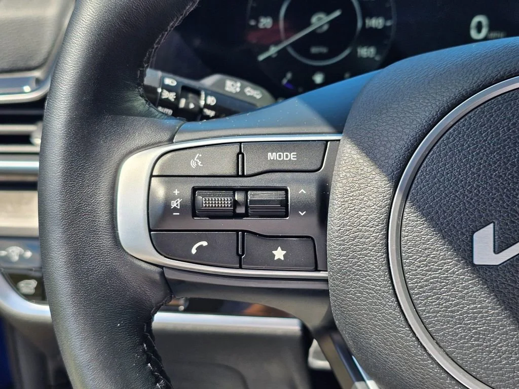 Used 2024  Kia X-Pro Prestige image 27